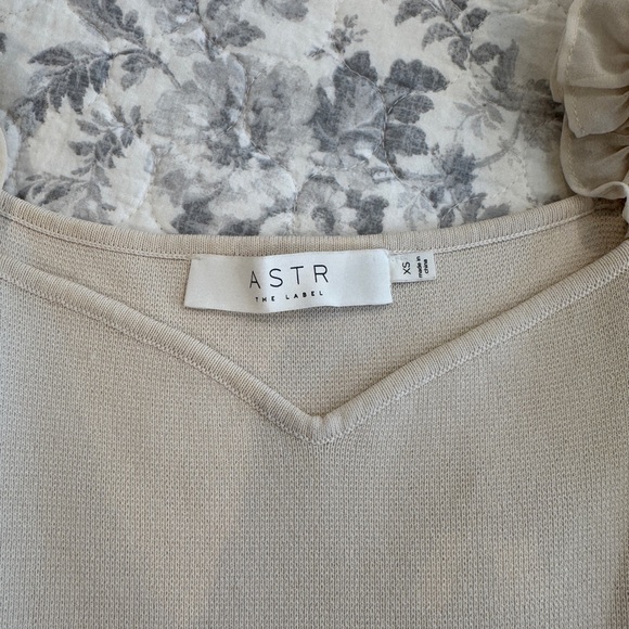 Astr Cream Puff Sleeve Bodysuit - Picture 5 of 6